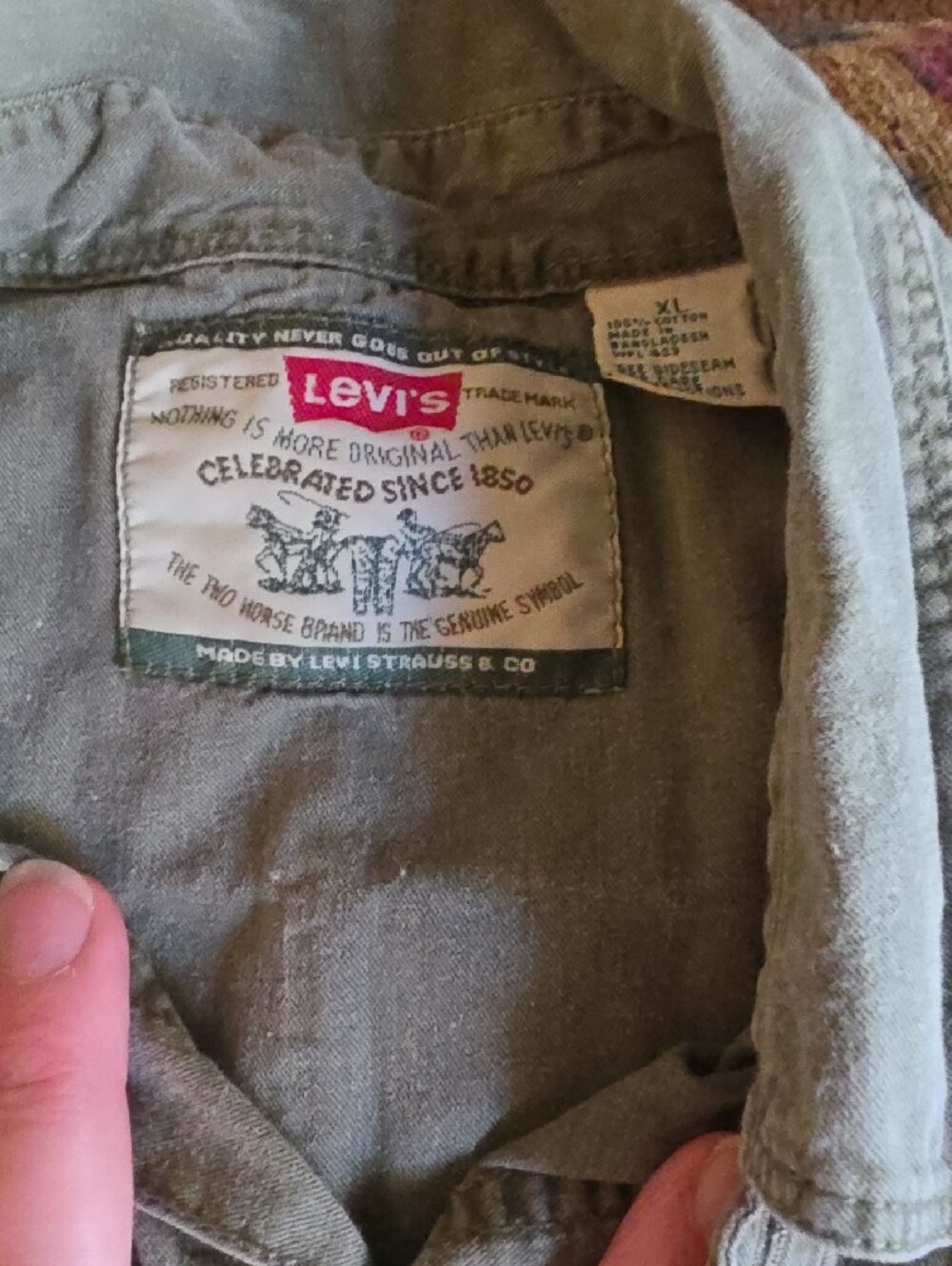 Levi's Men's Light Green Button-Up Shirt - Picture 4 of 5